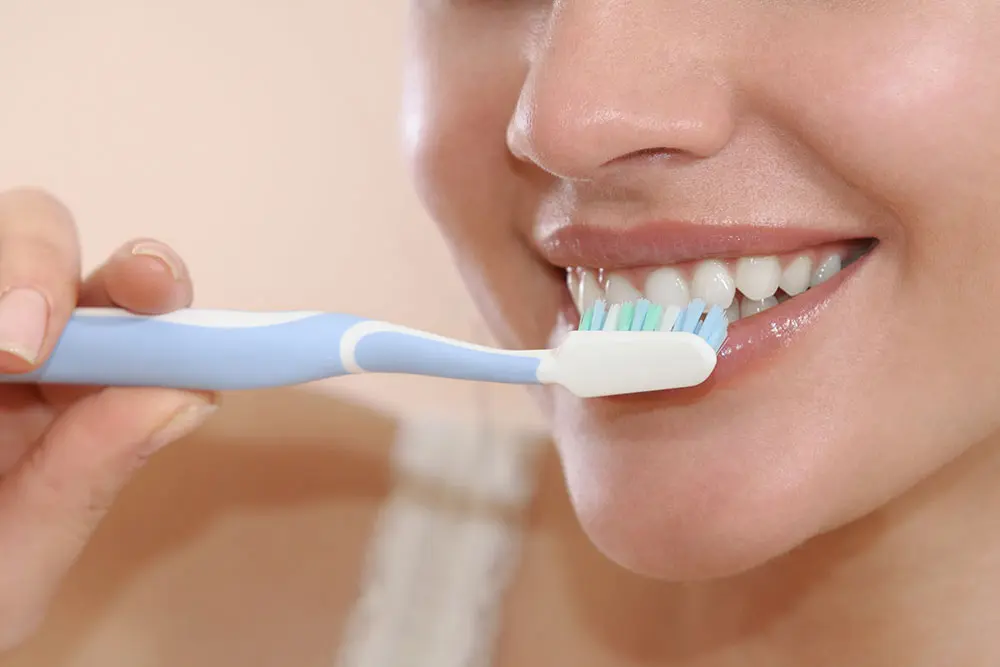 How to Brush Your Teeth the Right Way